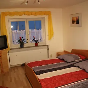 Mit 4 Schlafzimmer Fuer 2 Bis 9 Gaeste----apartment With 4 Bedrooms For 2 To 9 Guests Nürnberg